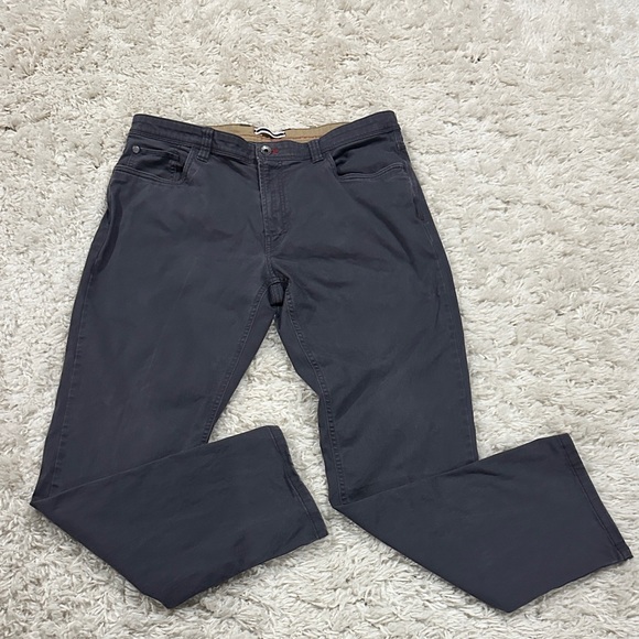 Izod Other - IZOD Men's Dark Gray Straight-Leg Jeans